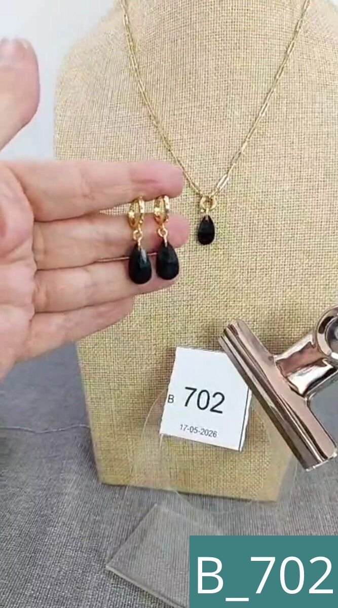 B_702
